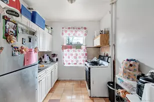 1916 Osbourne Pl, Bronx, NY 10453 - Photo 9