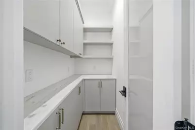 115 Weeks Drive, Dix Hills, NY 11746 - Photo 29