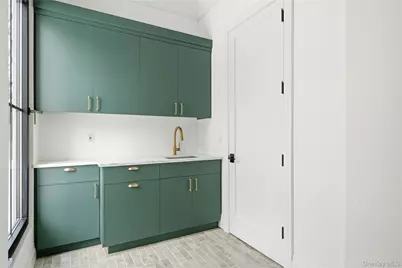 115 Weeks Drive, Dix Hills, NY 11746 - Photo 43