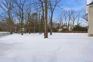 115 Weeks Dr, Dix Hills, NY 11746 - Photo 47