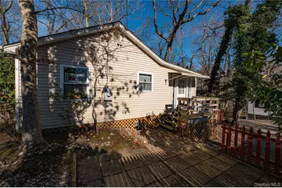 9 East Way Path, Calverton, NY 11933 - Photo 15