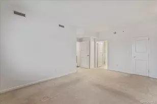 242 Maple Ave, Westbury, NY 11590 - Photo 21