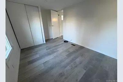 525/D17 Riverleigh, Riverhead, NY 11901 - Photo 5