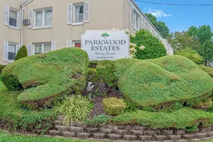 71-42 Little Neck Pkwy, Floral Park, NY 11004 - Photo 17