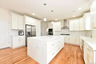 551 Grand Ave, Lindenhurst, NY 11757 - Photo 13