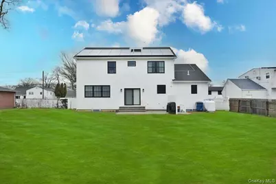 551 Grand Avenue, Lindenhurst, NY 11757 - Photo 37