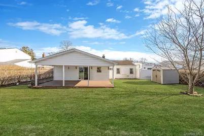 28 Pamela Lane, Selden, NY 11784 - Photo 27