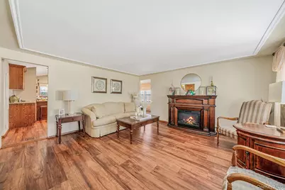 28 Pamela Lane, Selden, NY 11784 - Photo 5