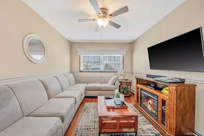 28 Pamela Lane, Selden, NY 11784 - Photo 9