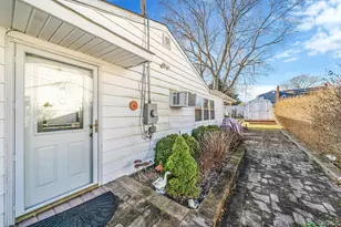 28 Pamela Ln, Selden, NY 11784 - Photo 25