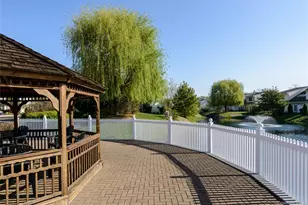 115 Pond View Dr, Port Washington, NY 11050 - Photo 29