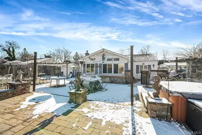 15 18th Avenue, Bay Shore, NY 11706 - Photo 31