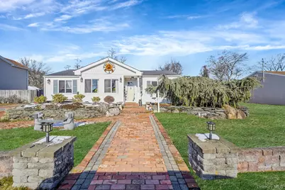 15 18th Avenue, Bay Shore, NY 11706 - Photo 3