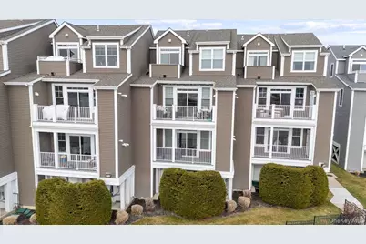 422 Marina Pointe Drive #422, East Rockaway, NY 11518 - Photo 21