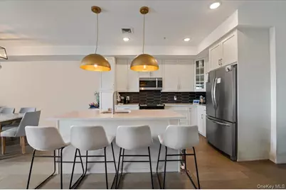 422 Marina Pointe Drive #422, East Rockaway, NY 11518 - Photo 5