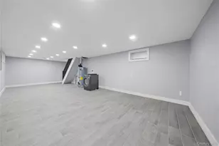 16 Laurel Ave, Hempstead, NY 11550 - Photo 23