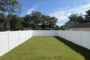 16 Laurel Ave, Hempstead, NY 11550 - Photo 3