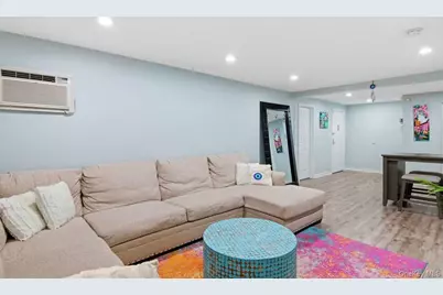 52 Brompton Road #52, Great Neck, NY 11021 - Photo 9