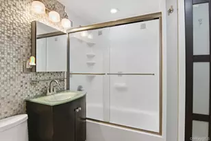 52 Brompton Rd, Great Neck, NY 11021 - Photo 13