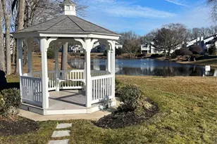 82 Lakeview Dr, Manorville, NY 11949 - Photo 17