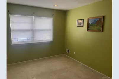 82 Lakeview Drive, Manorville, NY 11949 - Photo 7