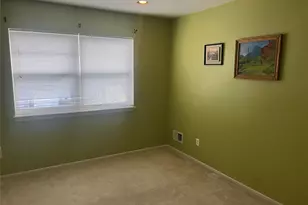 82 Lakeview Dr, Manorville, NY 11949 - Photo 7