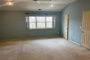 82 Lakeview Dr, Manorville, NY 11949 - Photo 13