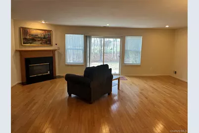 82 Lakeview Drive, Manorville, NY 11949 - Photo 3