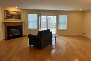 82 Lakeview Dr, Manorville, NY 11949 - Photo 3