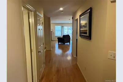 82 Lakeview Drive, Manorville, NY 11949 - Photo 5