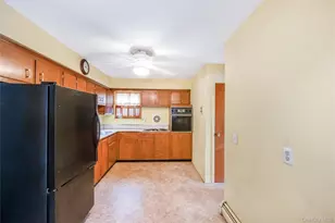 139 N Cedar St, Massapequa, NY 11758 - Photo 9