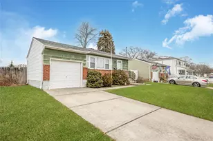 139 N Cedar St, Massapequa, NY 11758 - Photo 3