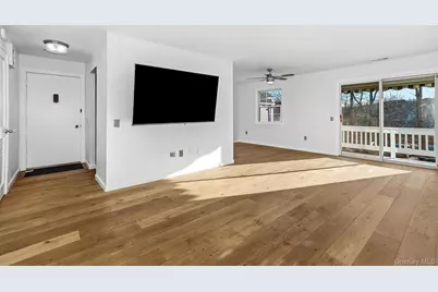 500 Commons Way #E, Fishkill, NY 12524 - Photo 7