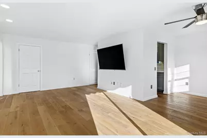 500 Commons Way #E, Fishkill, NY 12524 - Photo 5