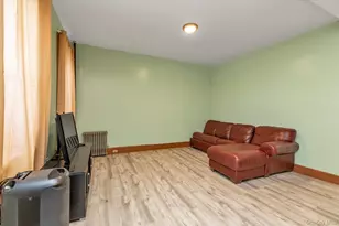 21 Charlotte St, Ridgewood, NY 11385 - Photo 3