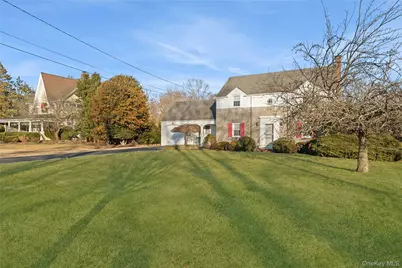 239 Greene Avenue, Sayville, NY 11782 - Photo 9