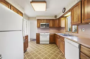 239 Greene Ave, Sayville, NY 11782 - Photo 25