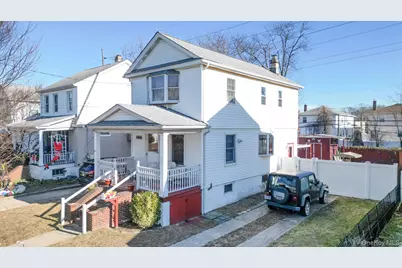 165 Cochran Place, Valley Stream, NY 11581 - Photo 1