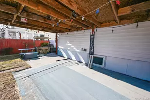 165 Cochran Pl, Valley Stream, NY 11581 - Photo 23