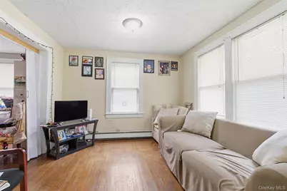 7 Cheshire Street, Huntington Station, NY 11746 - Photo 3