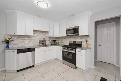 31 21st Avenue, Bay Shore, NY 11706 - Photo 13