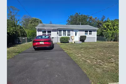 31 21st Avenue, Bay Shore, NY 11706 - Photo 1