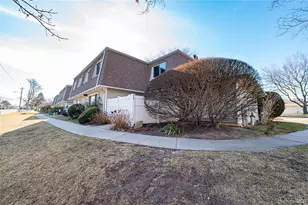 213 Storm Dr, Holtsville, NY 11742 - Photo 3