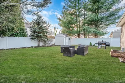 792 Frankford Road, West Babylon, NY 11704 - Photo 35