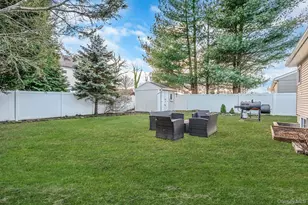 792 Frankford Rd, West Babylon, NY 11704 - Photo 35