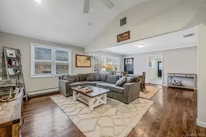 792 Frankford Road, West Babylon, NY 11704 - Photo 9
