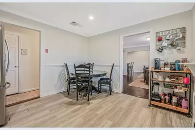 792 Frankford Road, West Babylon, NY 11704 - Photo 17