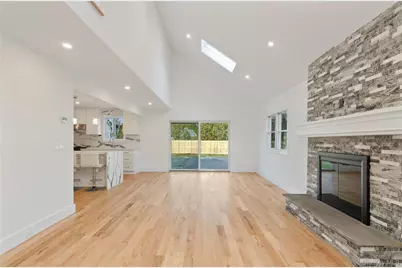 1 Lynnwood Court, Hampton Bays, NY 11946 - Photo 9