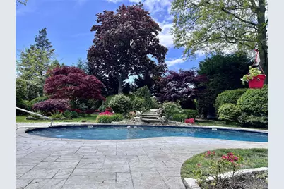 946 Manor Lane, Bay Shore, NY 11706 - Photo 3