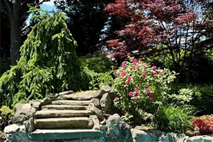 946 Manor Ln, Bay Shore, NY 11706 - Photo 37